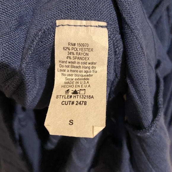 Hummingbird scoop neck Pull Over top Blue - Picture 3 of 3